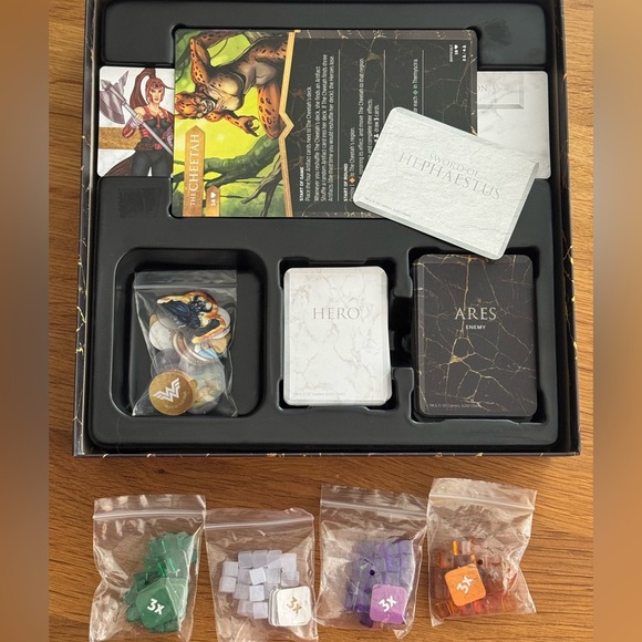 Wonder Woman: Challenge of the Amazons (Ravensburger) — Board Game - Picture 4 of 6